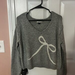 GC Gray V-Neck Sweater with White Bow by American Eagle Outfitters
